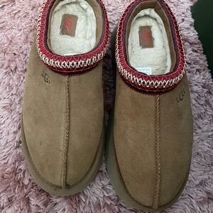 GUC UGG TAZZ chestnut slippers